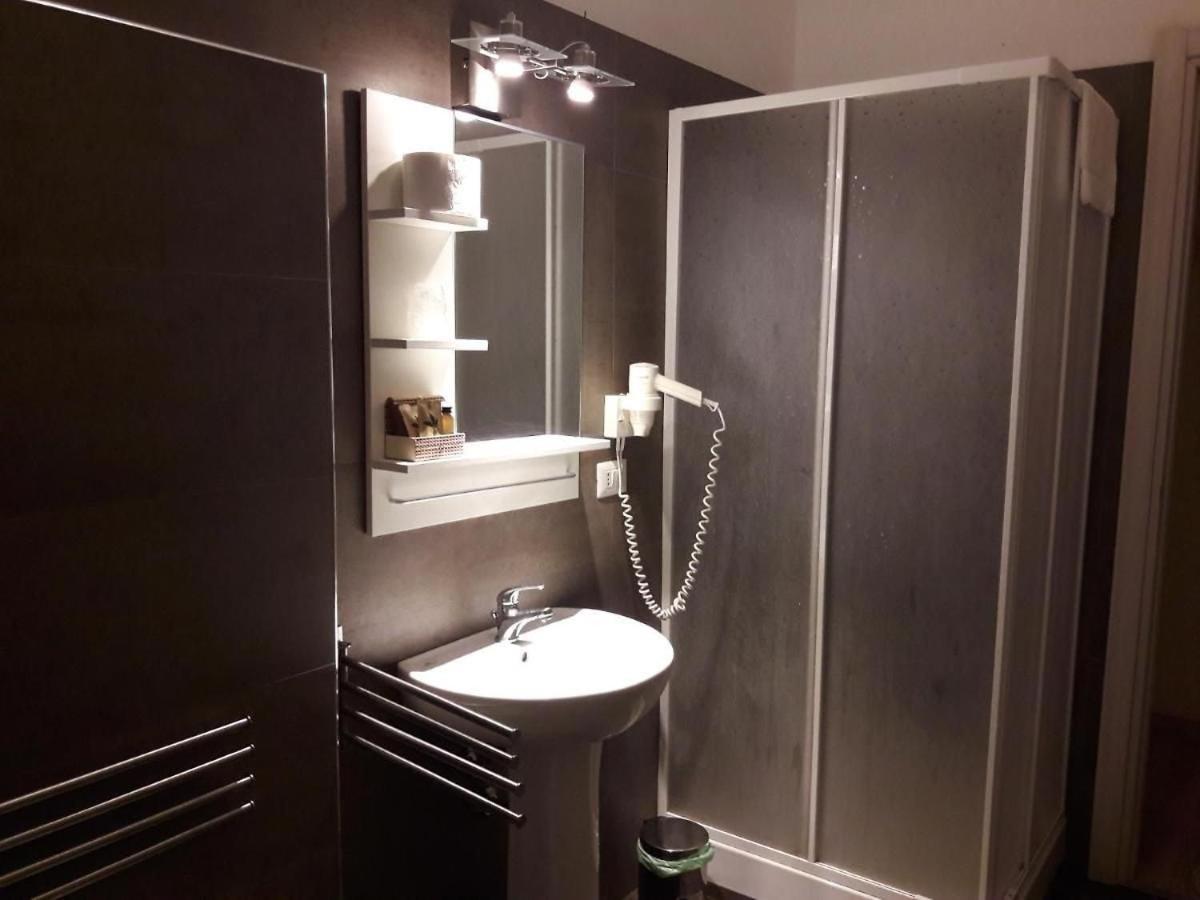 סלרנו 4Rooms Guest House Free Wi-Fi מראה חיצוני תמונה
