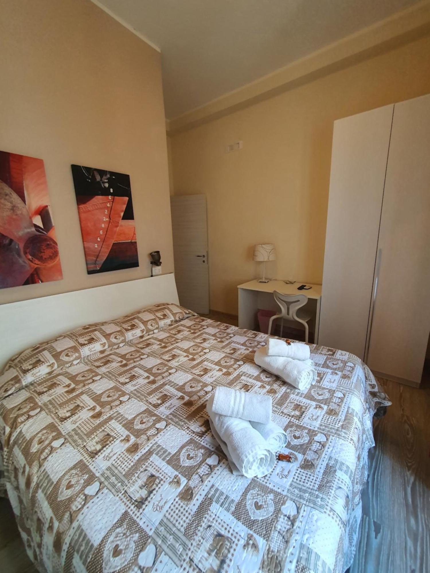 סלרנו 4Rooms Guest House Free Wi-Fi מראה חיצוני תמונה