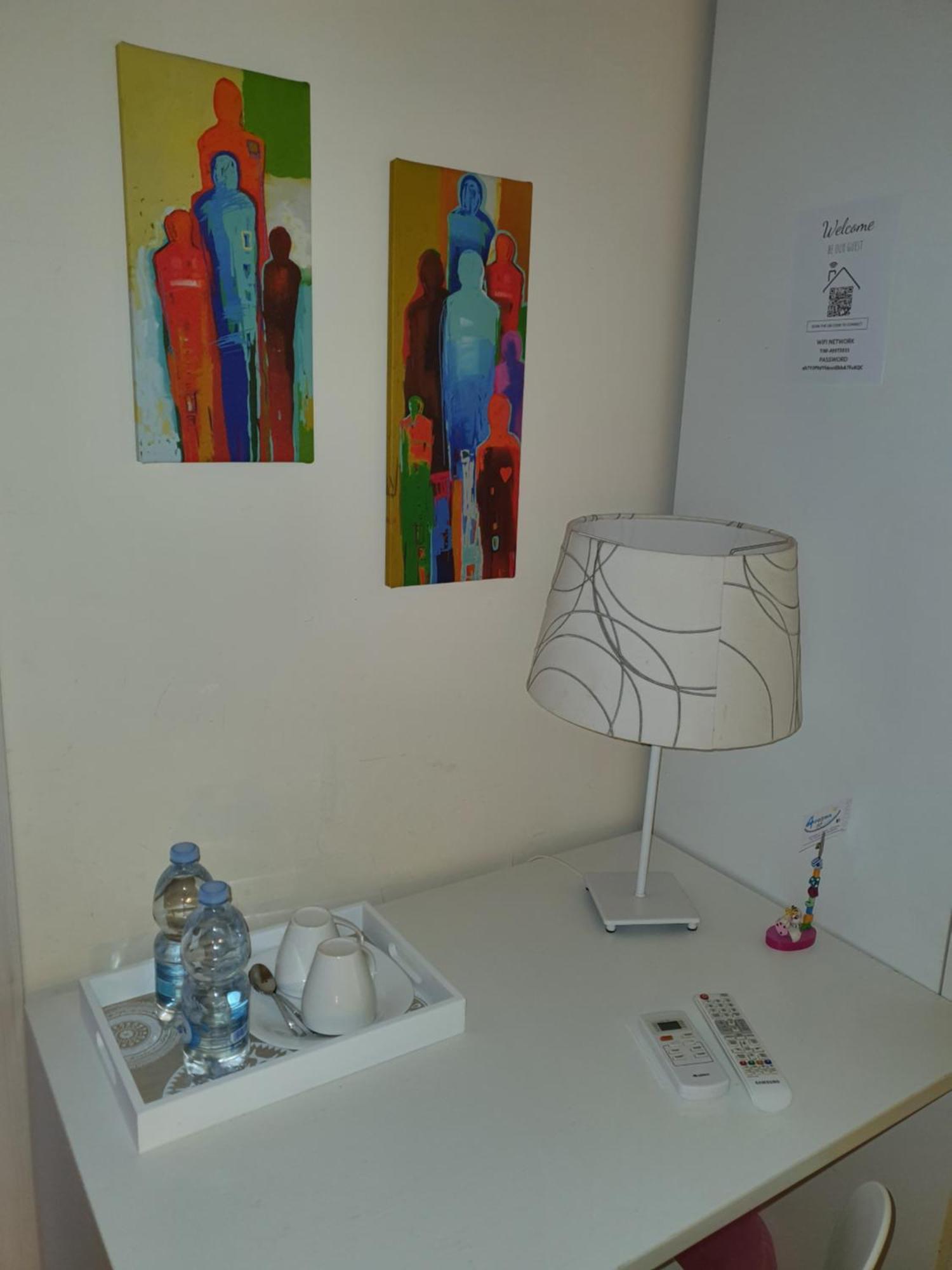 סלרנו 4Rooms Guest House Free Wi-Fi מראה חיצוני תמונה