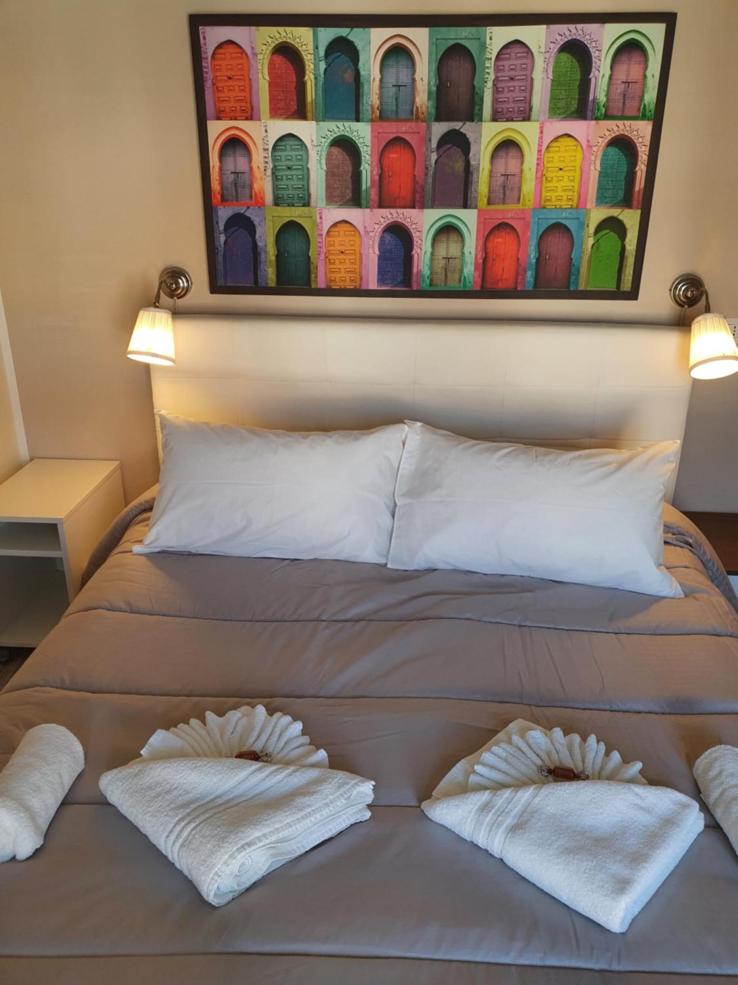 סלרנו 4Rooms Guest House Free Wi-Fi מראה חיצוני תמונה