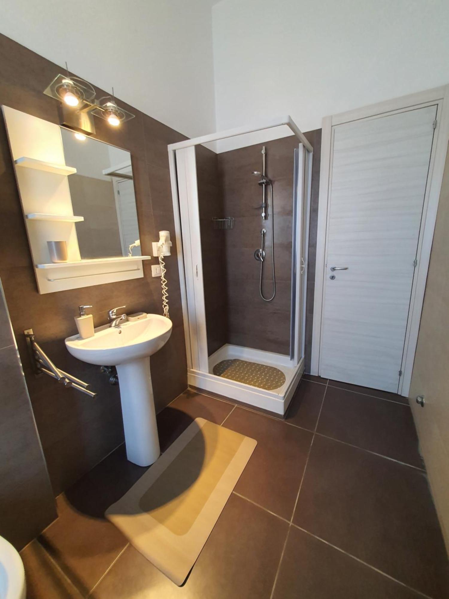 סלרנו 4Rooms Guest House Free Wi-Fi מראה חיצוני תמונה