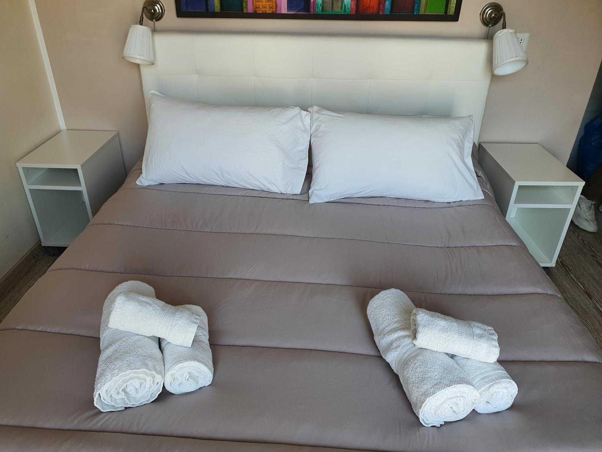 סלרנו 4Rooms Guest House Free Wi-Fi מראה חיצוני תמונה